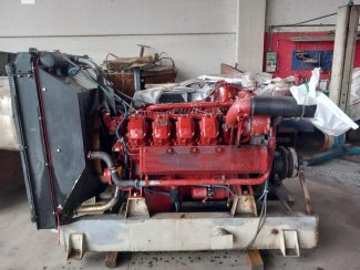 Motore aifo 420 cavalli V8 biturbo completo di radiatore 