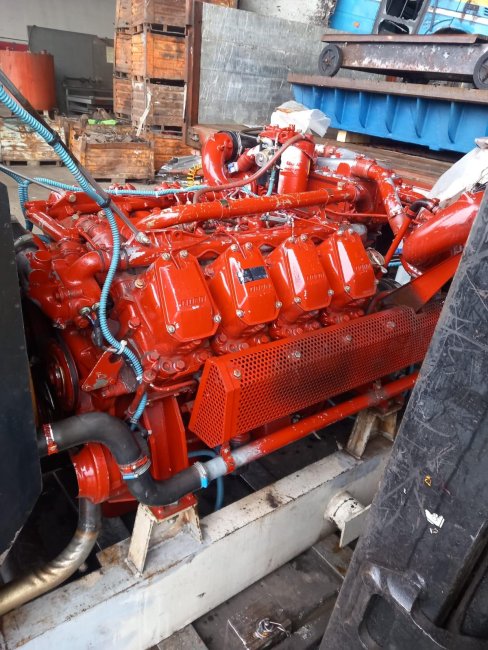 Motore aifo 420 cavalli V8 biturbo completo di radiatore 